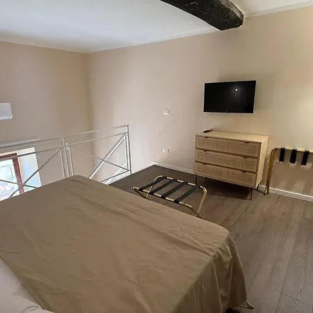 Appartement Del Conte - *